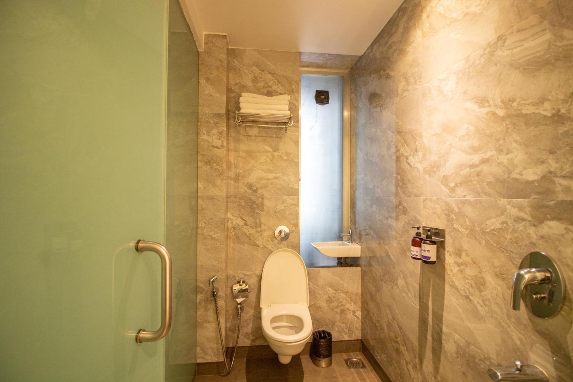 Hotel Celestiial , Кандолим Екстериор снимка