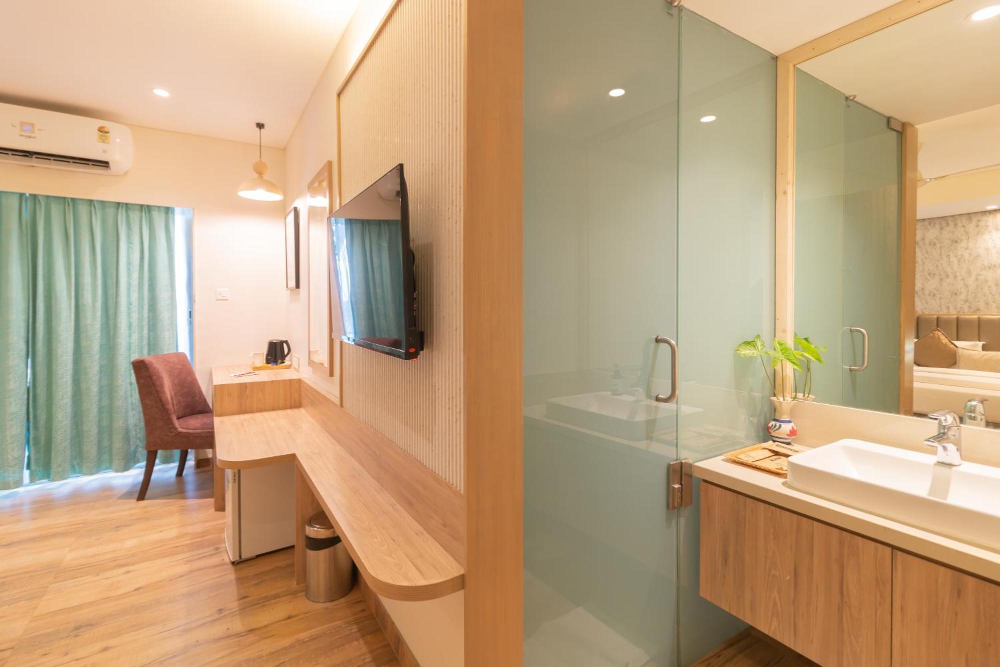 Hotel Celestiial , Кандолим Екстериор снимка