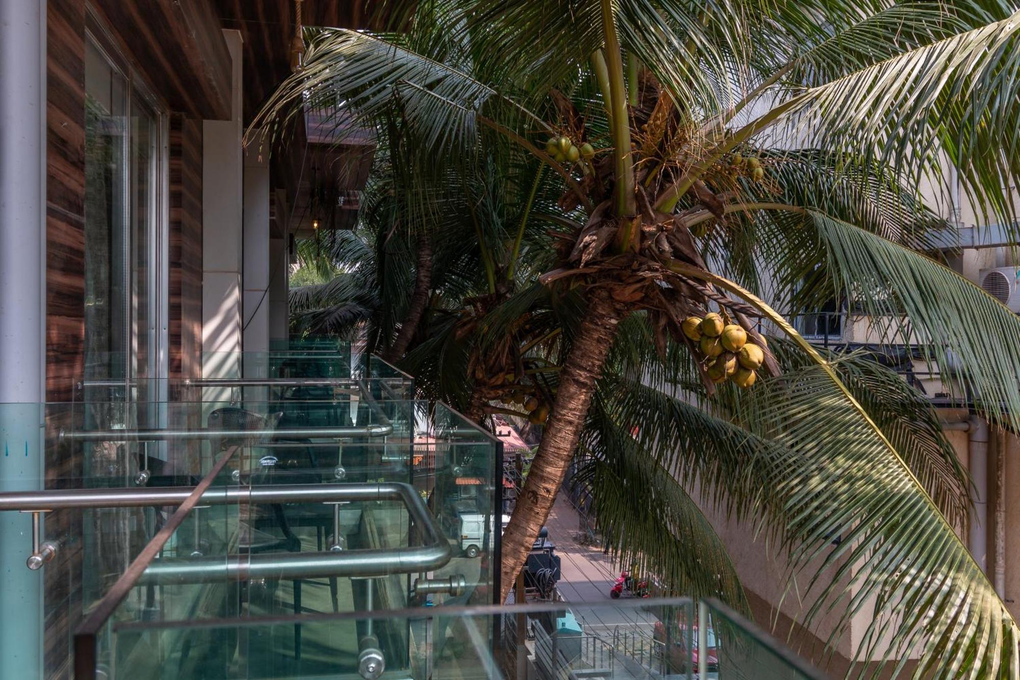 Hotel Celestiial , Кандолим Екстериор снимка