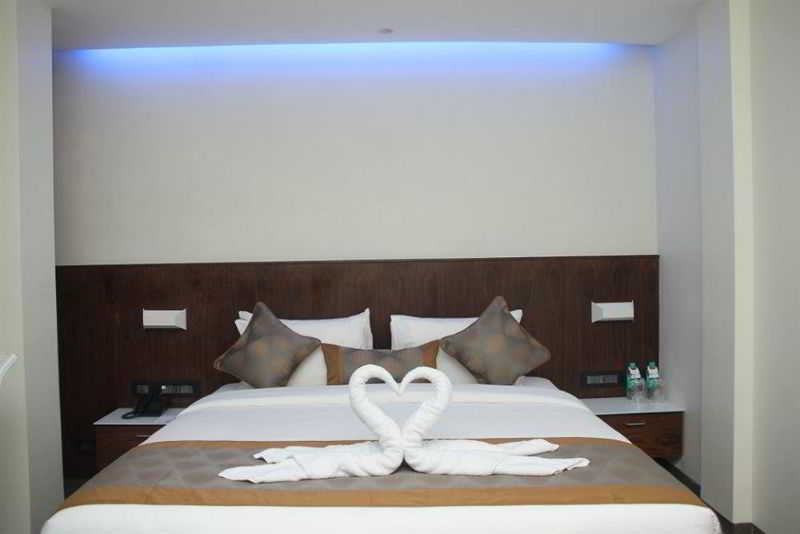 Hotel Celestiial , Кандолим Екстериор снимка